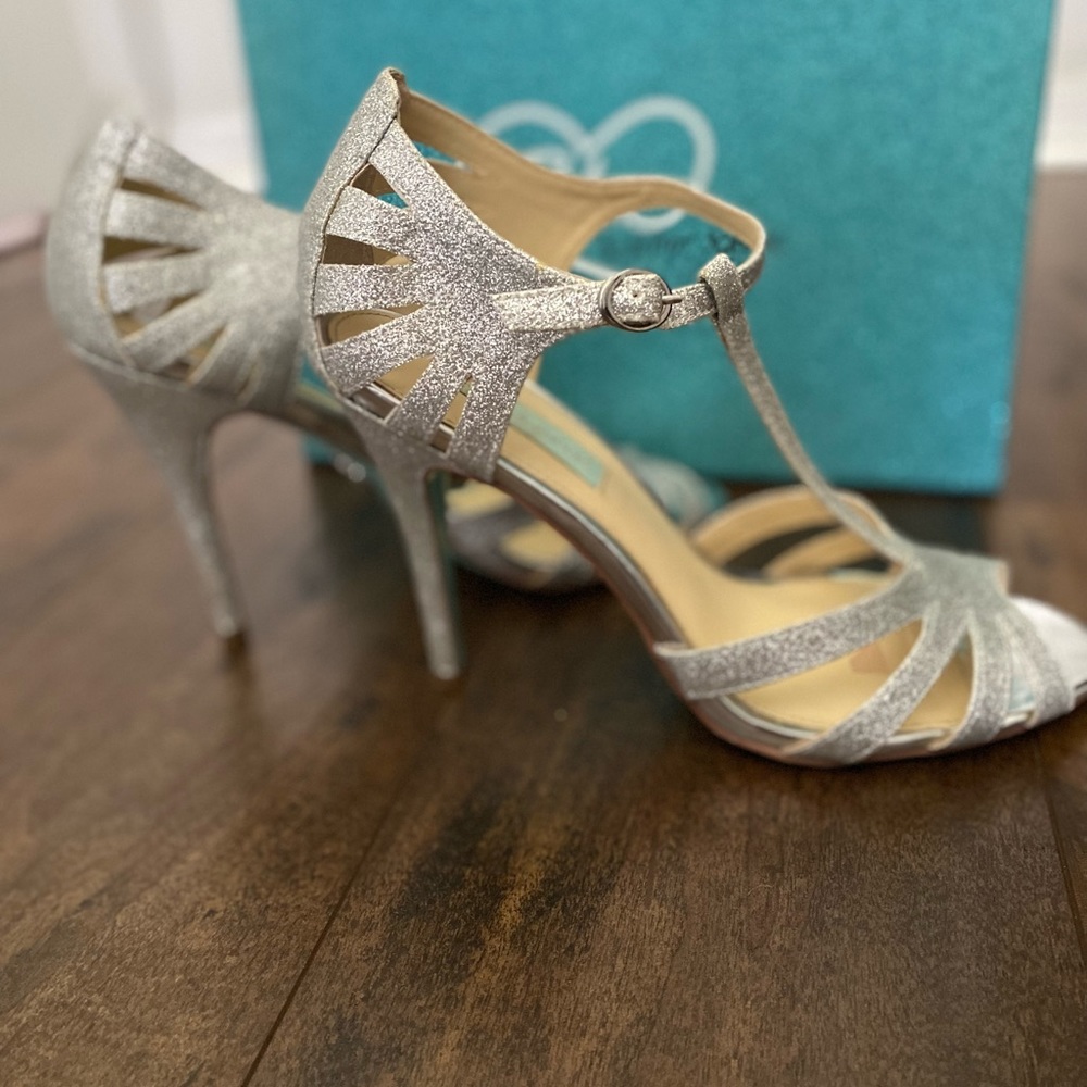 Blue by Betsey Johnson Silver Glitter Heels 8.5 - Picture 8 of 12